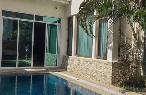 Na Kluea Villa | pattaya中天海海滩私人温馨家庭四卧泳池别墅