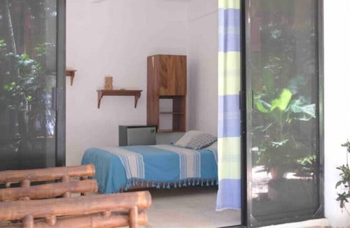 Los Tamarindos Apartment | Peaceful body & soul retreat. Steps from beach! AC