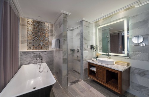 Old Quarter Hotel | Peridot Grand Luxury Boutique Hotel