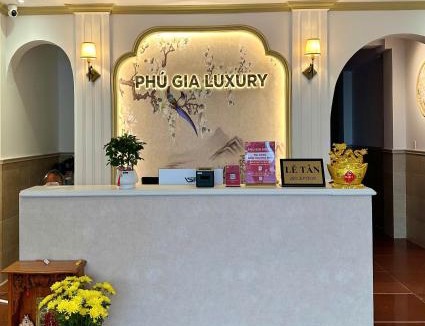 Tan Thuan Dong Hotel | Phú Gia Hotel near SECC & FV Hospital
