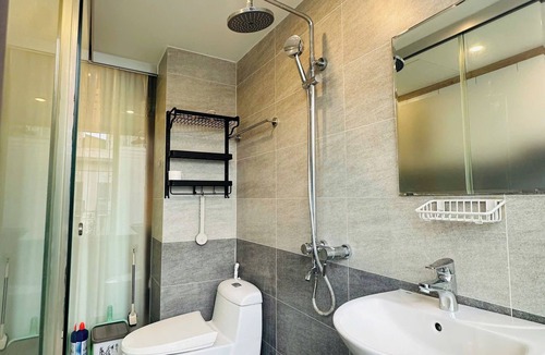 Old Quarter Apartment | Pho Co - OQ Hanoi Stay Railway View AC highspeed WIFI - The Train Home Hanoi