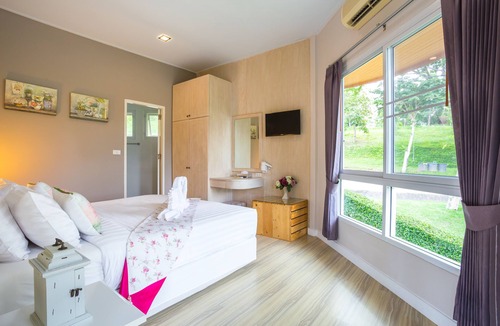 Khaem Son Hotel | Phukaew Resort & Adventure Park