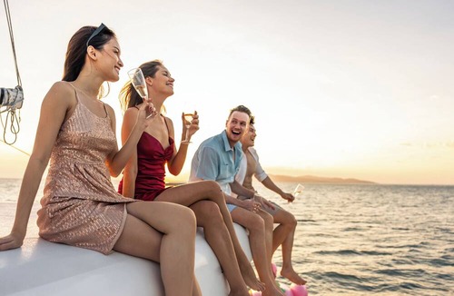 Pa Klok Boat Rental | Phuket Sun and Beach Sailing Extravaganza