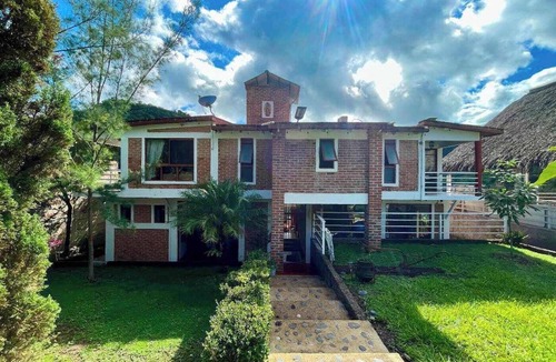 Alto Lucero Apartment | Pool | AC | 2 Double Beds | Near Waterfalls