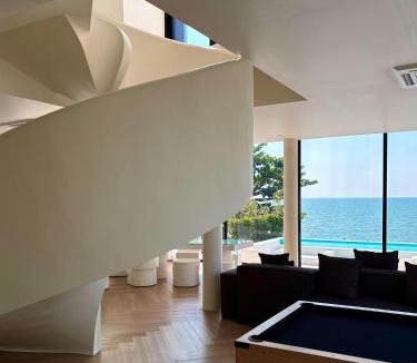 Saen Suk Villa | PORTRAIT Bangsaen - Boutique Beachfront Pool Villa