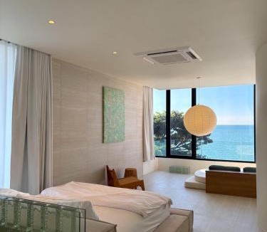 Saen Suk Villa | PORTRAIT Bangsaen - Boutique Beachfront Pool Villa