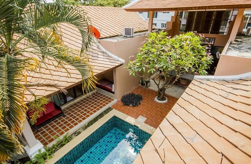 Jomtien Villa | Pratamnak villa near walking street