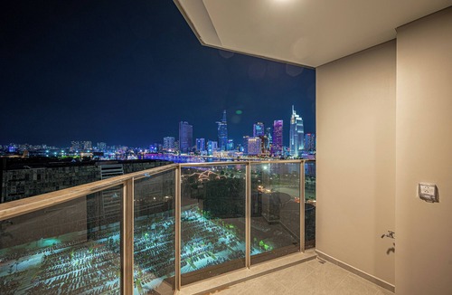 Thu Thiem Condo | President Corner Suite Stunning View by KayStay