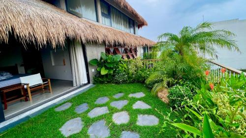 Cam An Villa | Private 4 bedrooom Nongnia Beach Villas