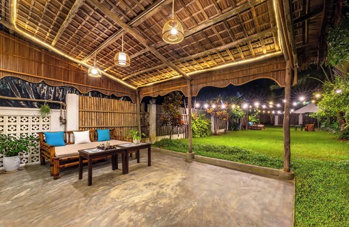 Cam An House | Private Beachfront House 5BRs - An Bang Beach
