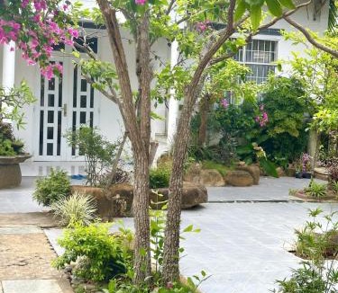 Con Son House | Private Entire Home - Premium Cozy Garden Oasis