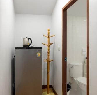 Chaiyasathan House | Private Garden Room , Cozy Stay for 3