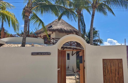 Isla Holbox House | Private house with salt water pool - Casa privada con piscina salada-Casa Cacahuate Holbox