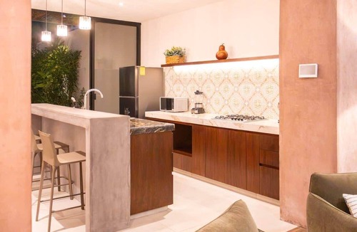 Centro House | Private Pool Near Centro, Montejo & Zoo, 2BR