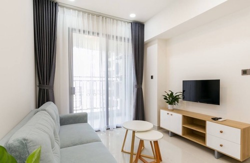 Bach Dang Riverside Apartment | QLee luxHOME – Minimalist 2br apt with free Gym&Pool