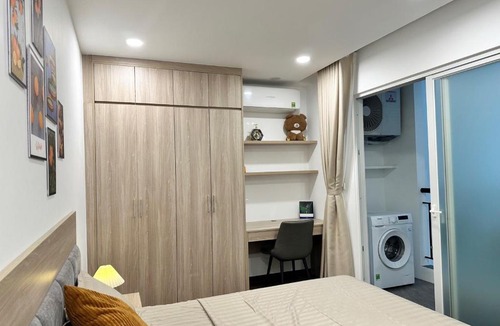 Truc Bach Apartment | Queen Apartment West Lake