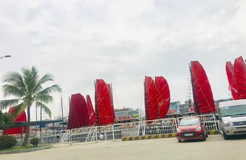 Ha Long Hotel | Queen Motel
