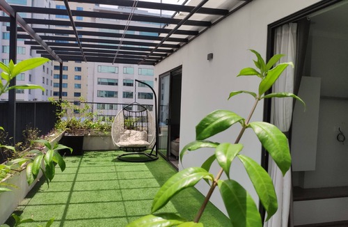 Ngoc Khanh Apartment | Quiet Privacy Penthouse flat in Kim Ma