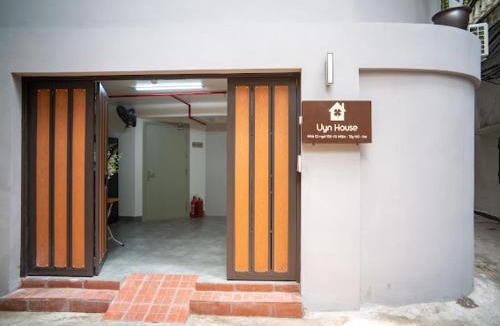Yen Phu Apartment | Quiet Westlake Studio w Balcony, Long Stay Ready