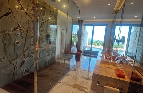 South Shore Hotel Area Resort | Relaxing studio corner with hot tub resort in charming Puerto Vallarta