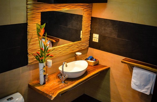 Hang Dong House | Rice Barn and Rooms