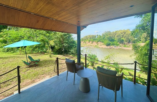 Luang Prabang House | River Suite with private garden