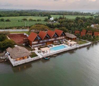 Ursulo Galvan Hotel | Riverside Hotel Chachalacas
