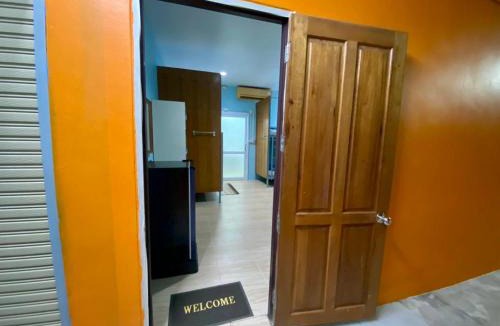 Nakhon Si Thammarat Hostel | Riverside Pak Nakon Restaurant & hostel