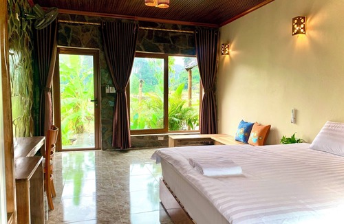 Hoa Lu Cabin | Rocky Mountain Ecolodge