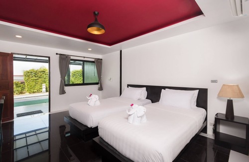 Wichit House | Room with Breakfast · Deluxe Room, 16min to Phuket Old Town