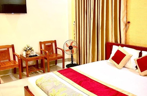 Hue Bed & Breakfast | Rose