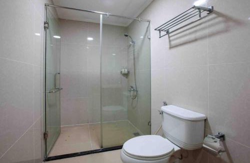 Thanh Xuan Apartment | Royal City 2BR Apartment - Pool & Near Mega Mall