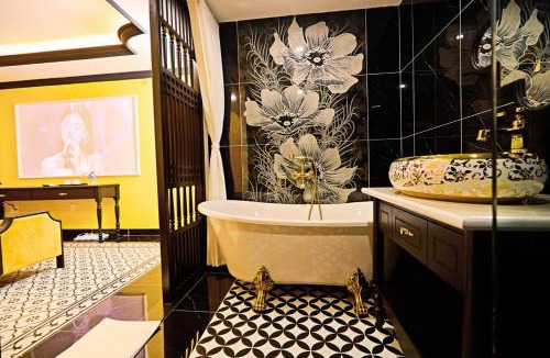 Trung Chanh Hotel | Royal Hotel Q12 Hồ Chí Minh
