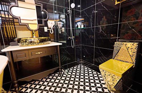 Trung Chanh Hotel | Royal Hotel Q12 Hồ Chí Minh