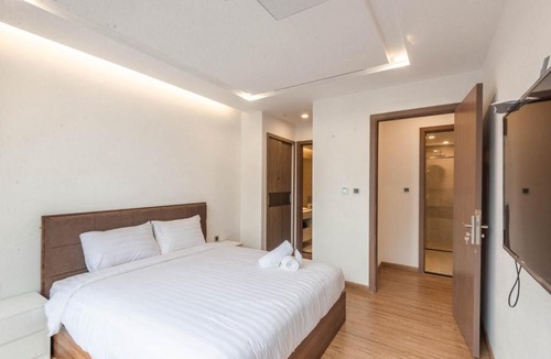Ba Dinh Apartment | Royal Serviced apartment Vinhomes Metropolis