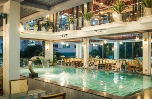 Cat Ba Hotel | Roza Cat Ba - Cave hotel, Swimming Pool & Rooftop