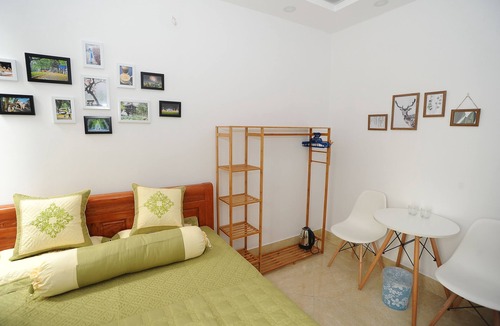 Hoang Mai House | Ruby Lakeview Homestay