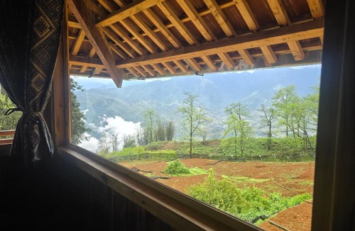 Hau Thao House | Sapa Hmong Culture Homestay and Trekking tour
