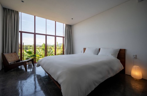 Huong Tra Hotel | Scarlet Pavilion Homestay