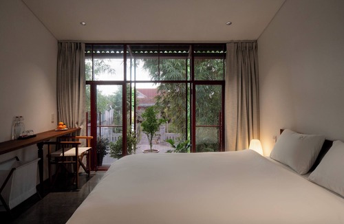 Huong Tra Hotel | Scarlet Pavilion Homestay