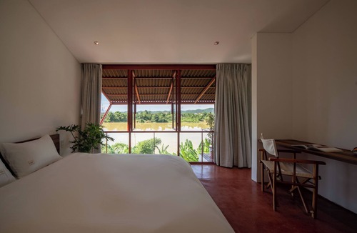 Huong Tra Hotel | Scarlet Pavilion Homestay