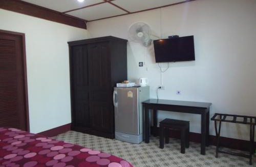 Khanom Hotel | Sea Breeze House, Naiplao Beach