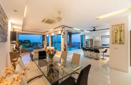Ban Saiyuan Villa | Seaview Rooftop Pool Villa Near Beach V210