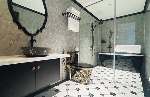 Hai Ba Trung Hotel | Selah Hanoi Hotel with Bathtub & Balcony, AC at all rooms