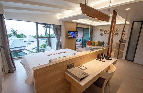 Kata Resort | (SHA+)Luxury Honeymoon suite with Jacuzzi (H03)