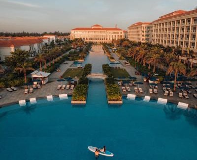 Ngu Hanh Son Resort | Sheraton Grand Danang Beach Resort & Spa