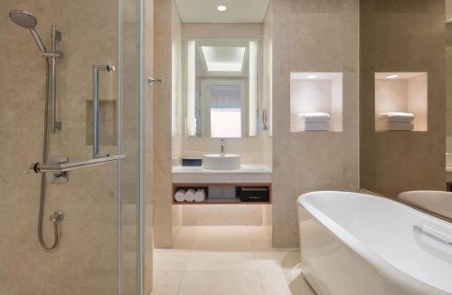 Ngu Hanh Son Resort | Sheraton Grand Danang Beach Resort & Spa