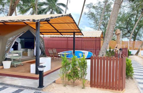 Sichon Hotel | Sichon Glamping Resort, Beachfront