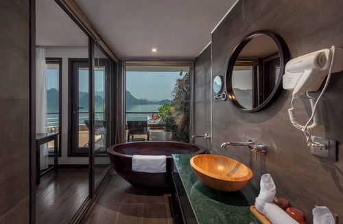 Bai Chay Apartment | Silver Room in Scarlet Pearl Cruise