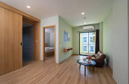 Don Hua Lo Hotel | Snooze Hotel Amata